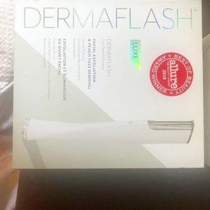 DERMAFLASH LUXE exfoliation & peach fuzz removal
